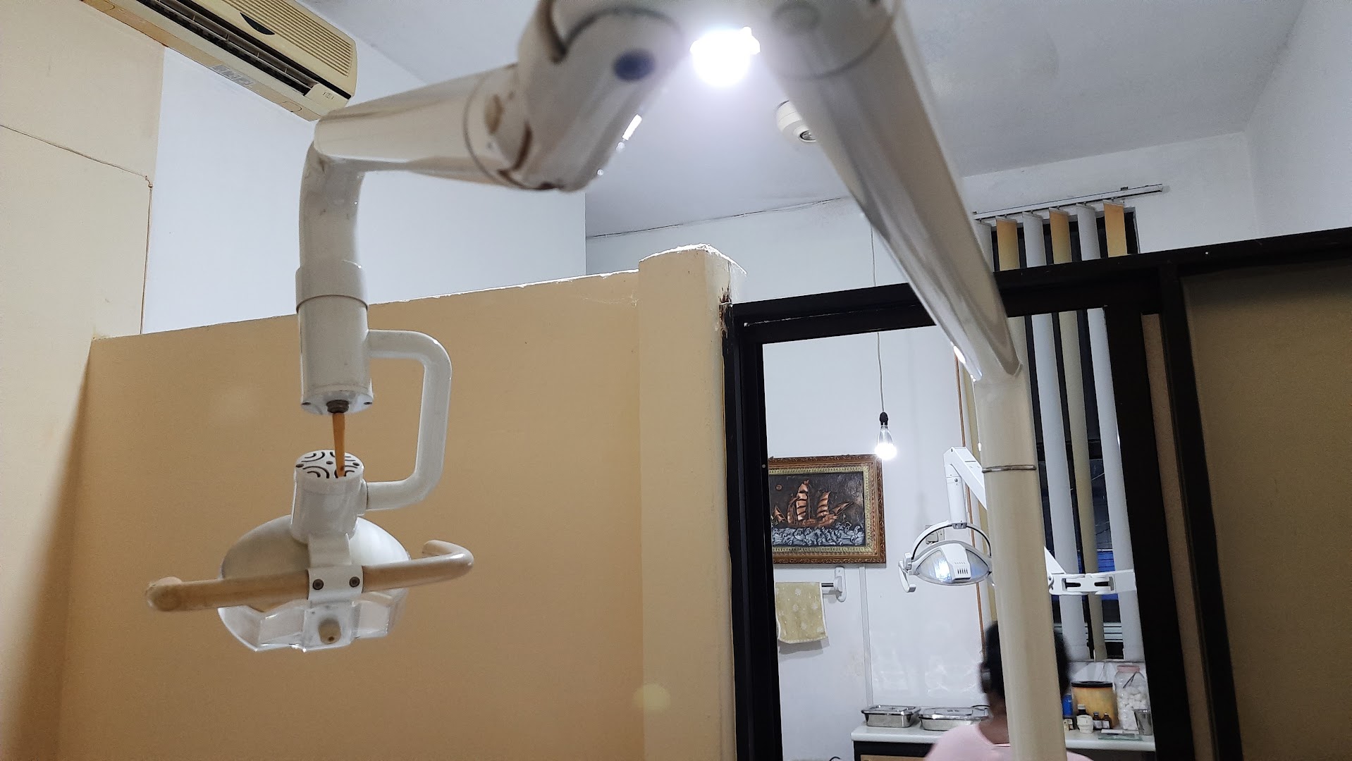 Dental lights and treatment spaces inside the clinic